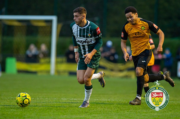 ISE_Merstham_2-0_AshfordUnited_135