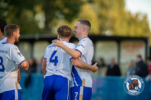 Bearsted_(2)_5-2_(0)_HollandsAndBlair_211
