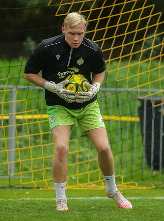 ISE_EastGrinstead_0-6_AShfordUnited_005
