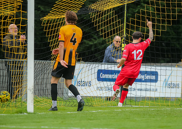 ISE_EastGrinstead_0-6_AShfordUnited_319