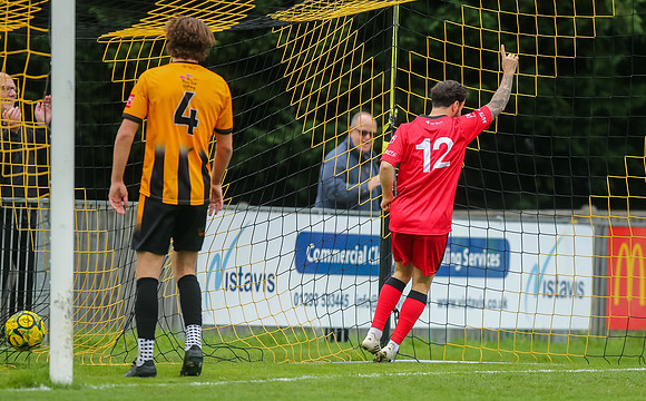 ISE_EastGrinstead_0-6_AShfordUnited_320