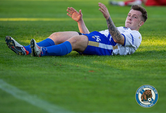 Bearsted_(2)_5-2_(0)_HollandsAndBlair_305