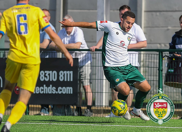 ISE_Ashford_4-0_Eastbourne_015