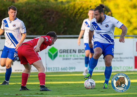 Bearsted_(2)_5-2_(0)_HollandsAndBlair_307