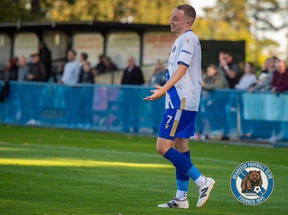 Bearsted_(2)_5-2_(0)_HollandsAndBlair_215