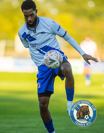 Bearsted_(2)_5-2_(0)_HollandsAndBlair_290