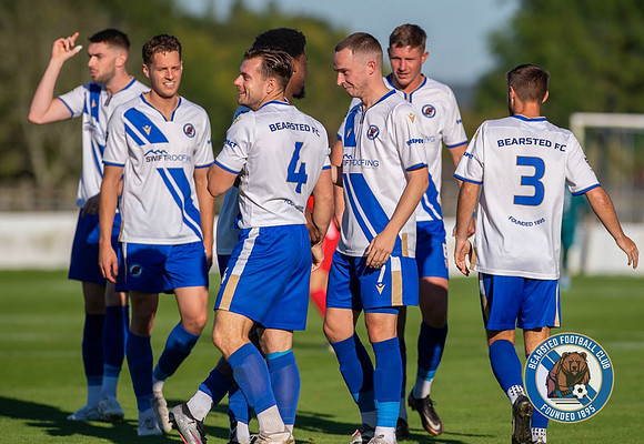 Bearsted_(2)_5-2_(0)_HollandsAndBlair_150