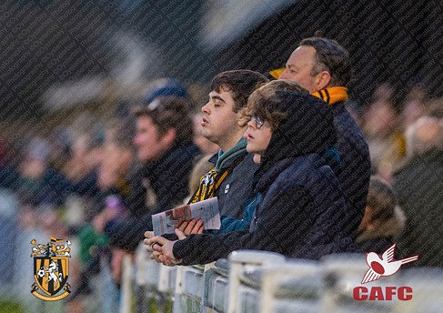 FIFC_v_CAFC_Warmup-fans-093