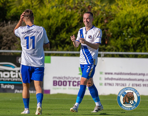 Bearsted_(2)_5-2_(0)_HollandsAndBlair_078