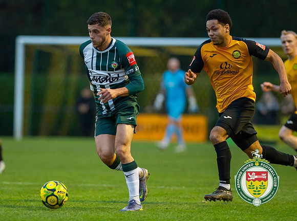 ISE_Merstham_2-0_AshfordUnited_136