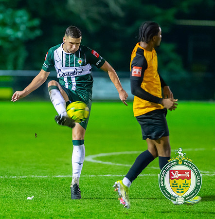 ISE_Merstham_2-0_AshfordUnited_316
