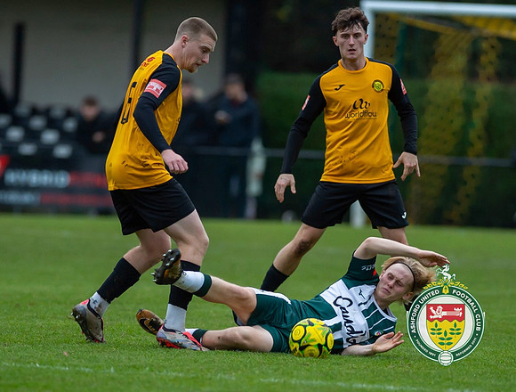 ISE_Merstham_2-0_AshfordUnited_088