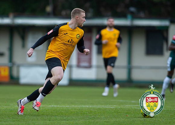 ISE_Merstham_2-0_AshfordUnited_008