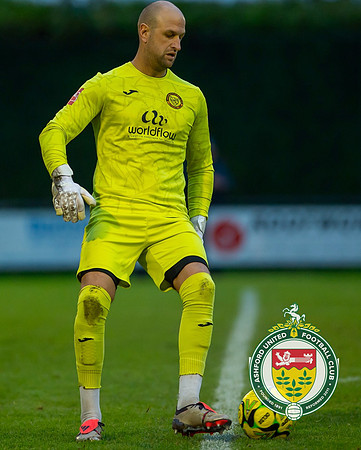 ISE_Merstham_2-0_AshfordUnited_145
