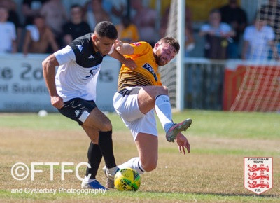 13082022Fav_v_Little_096