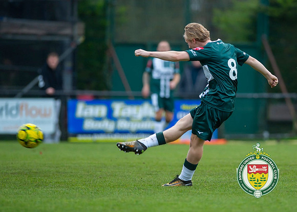 ISE_Merstham_2-0_AshfordUnited_065